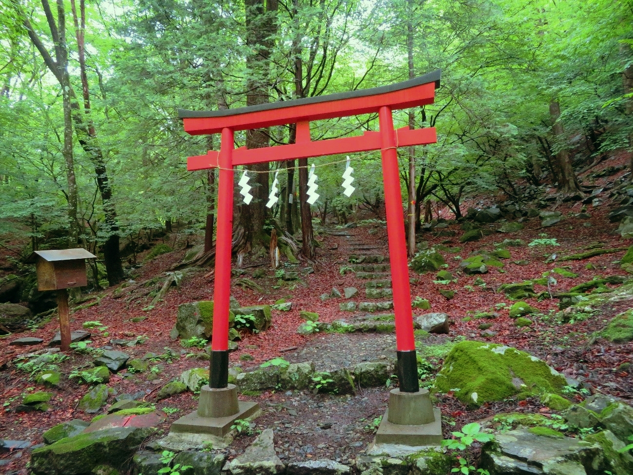 足尾の山歩きの拠点「庚申山荘」